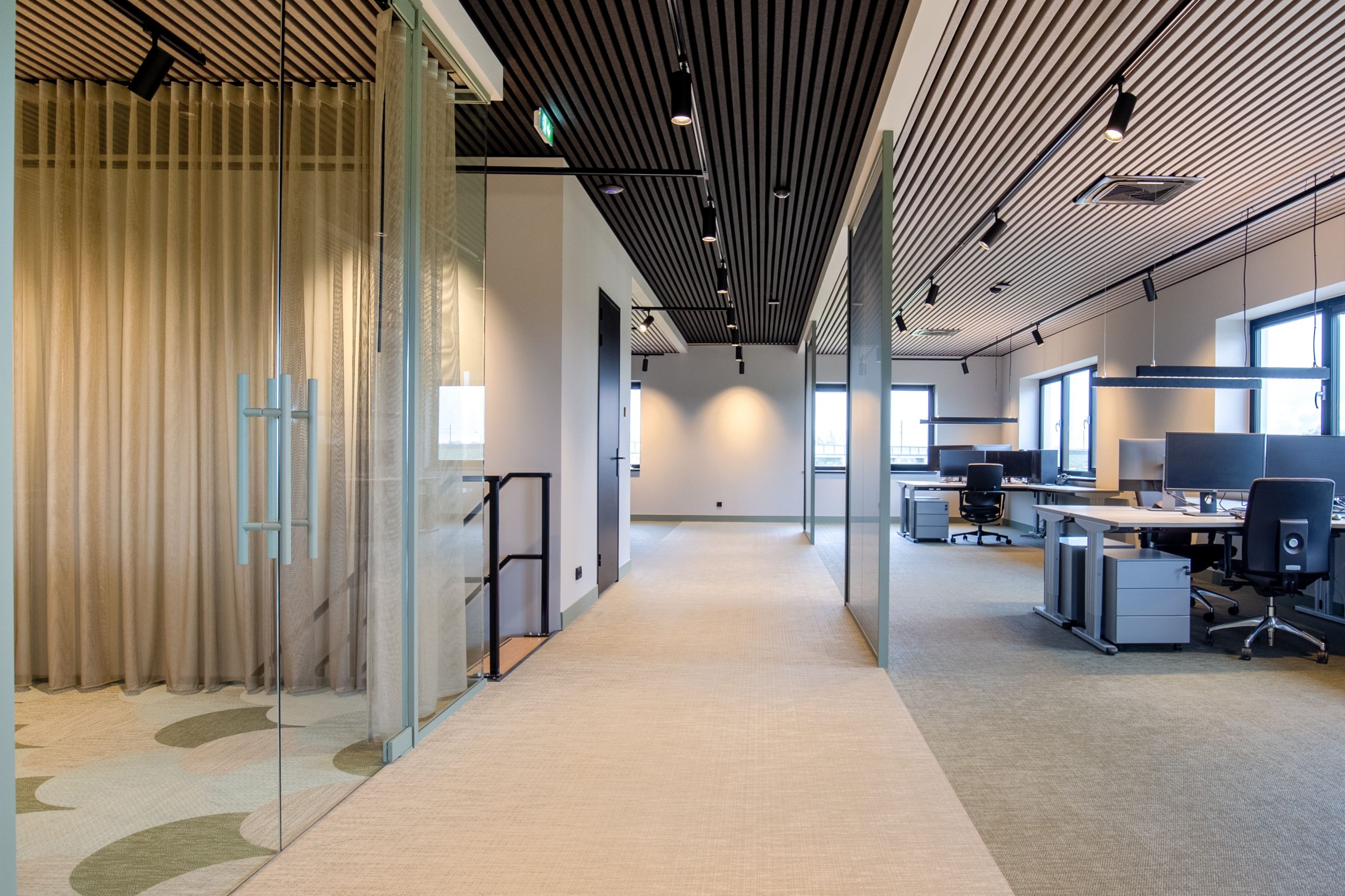 Glaswand en Durako plafond Hattemerbroek Glaswand en Durako plafond Hattemerbroek